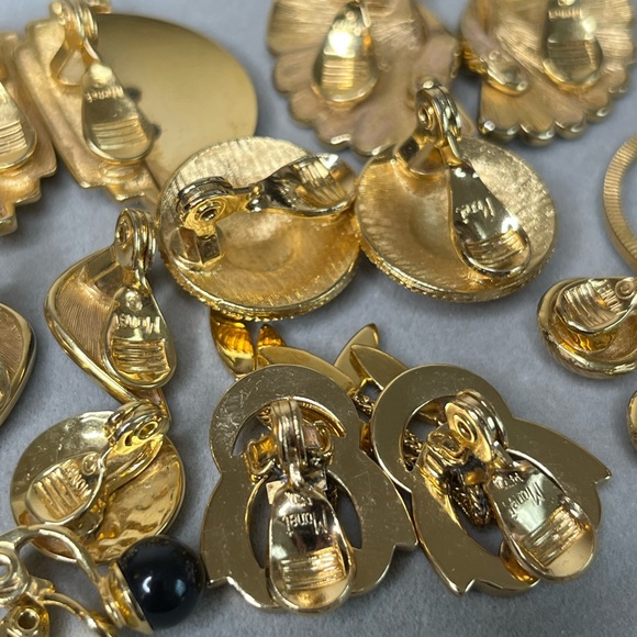 Monet gold tone clip on earrings 9 assorted pairs - Picture 10 of 10